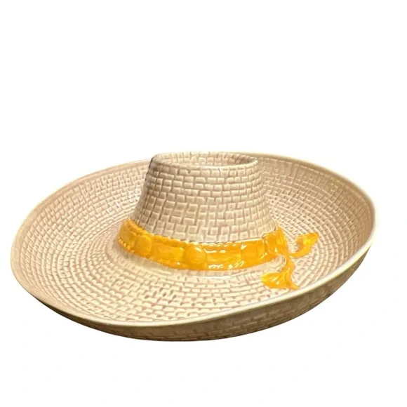 Chips and salsa hat serving dish platter